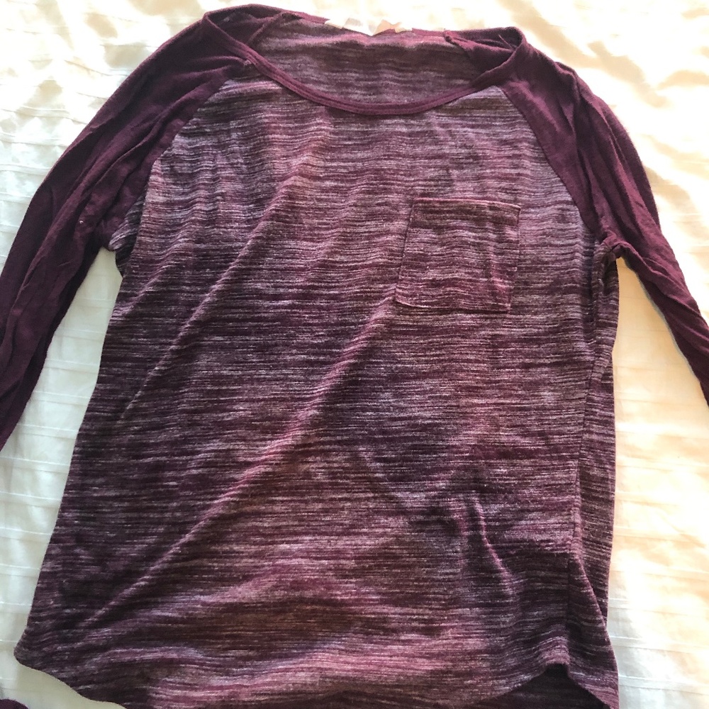 Burgundy baseball tee